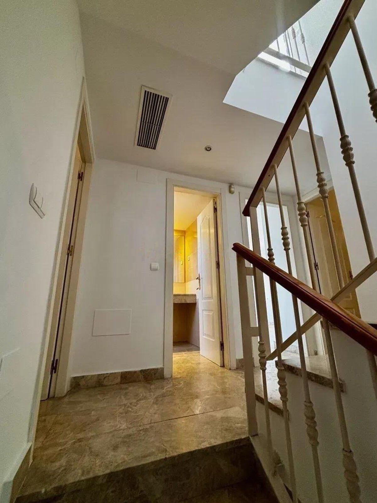 Drie-slaapkamer stadswoning in Nueva Andalucía, Marbella in Nueva Andalucía - foto 16