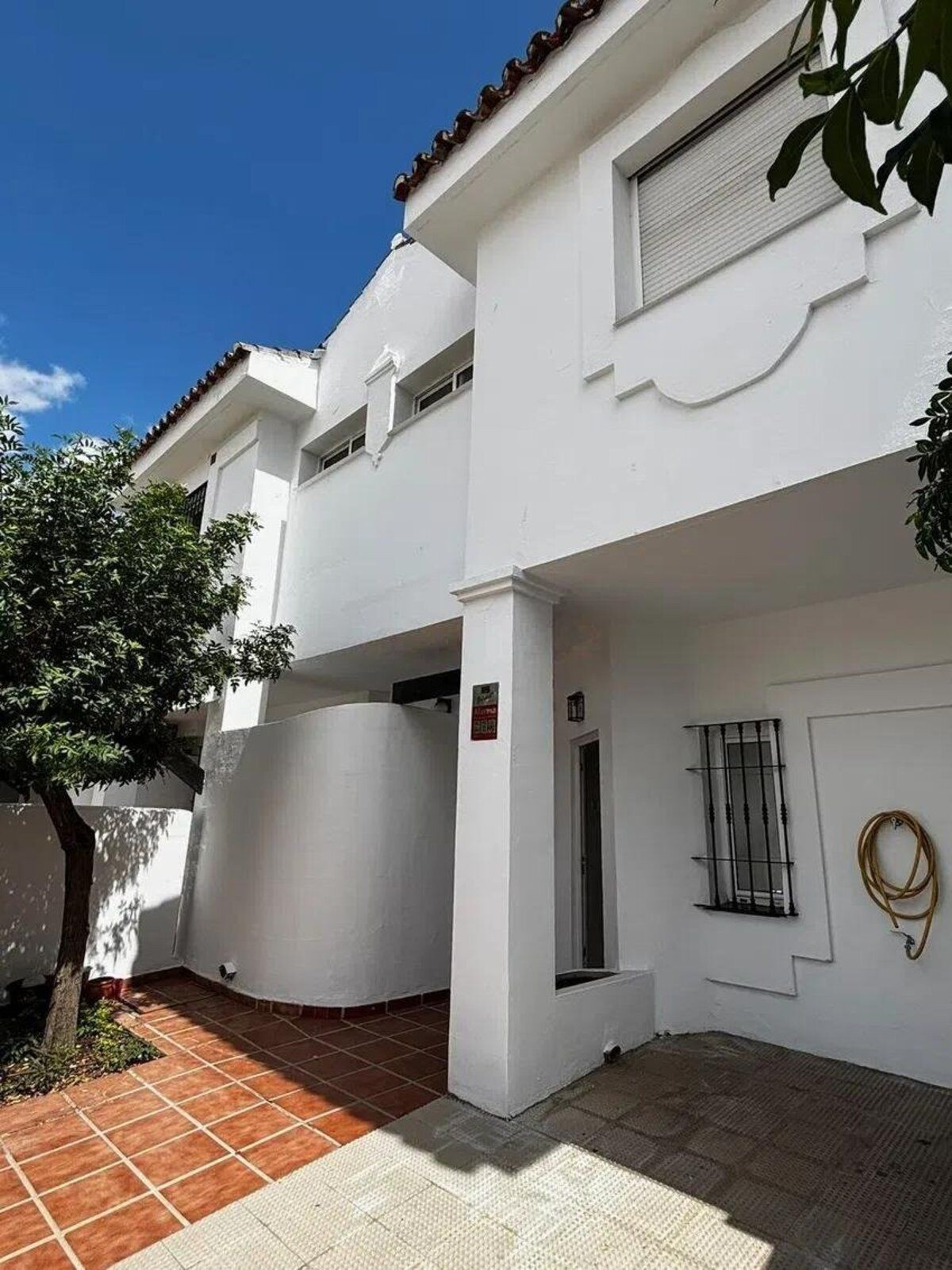 Drie-slaapkamer stadswoning in Nueva Andalucía, Marbella in Nueva Andalucía - foto 3