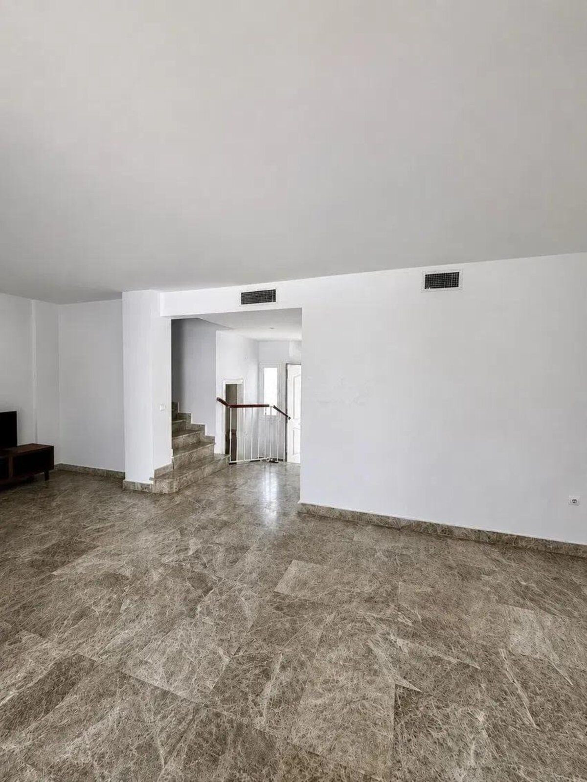 Drie-slaapkamer stadswoning in Nueva Andalucía, Marbella in Nueva Andalucía - foto 8