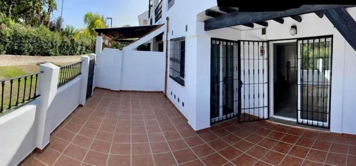 Drie-slaapkamer stadswoning in Nueva Andalucía, Marbella in Nueva Andalucía - foto 9
