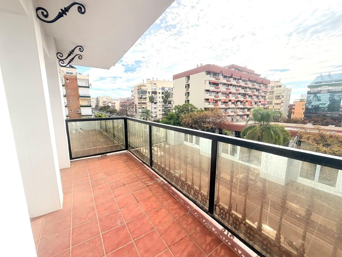 Drie-slaapkamerappartement in Marbella-centrum in Marbella - foto 2