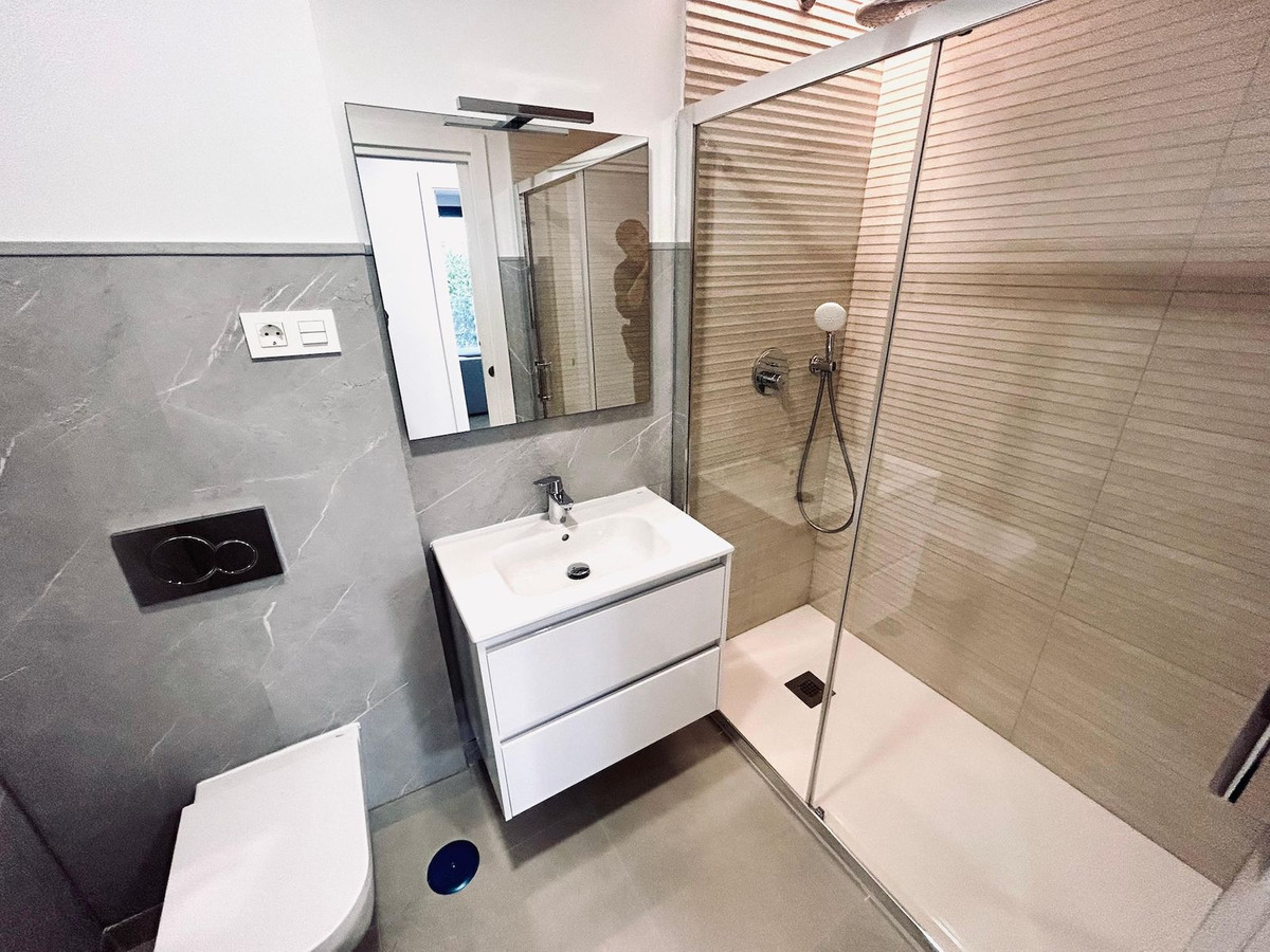2-slaapkamer appartement aan de eerste lijn in Estepona in Estepona - foto 17