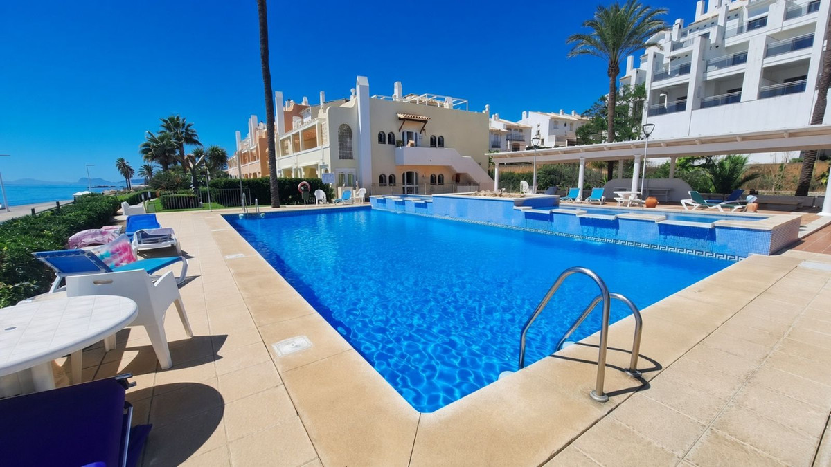 2-slaapkamer appartement eerste lijn strand Bahía Dorada, Estepona in Estepona - foto 2