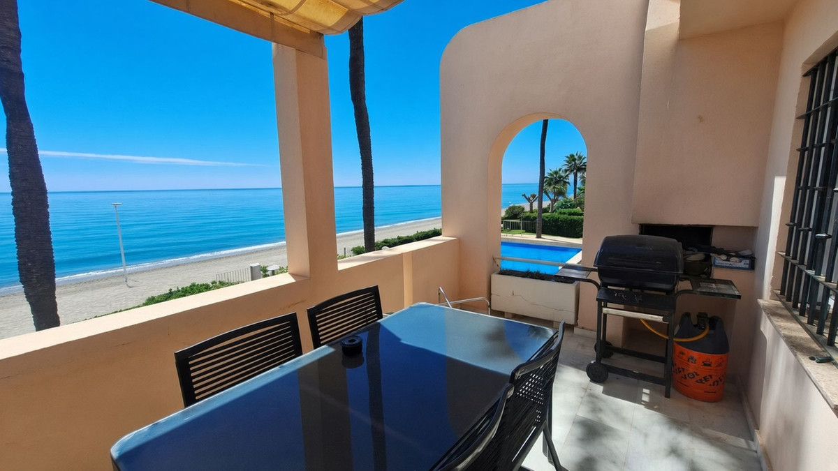 2-slaapkamer appartement eerste lijn strand Bahía Dorada, Estepona in Estepona - foto 12