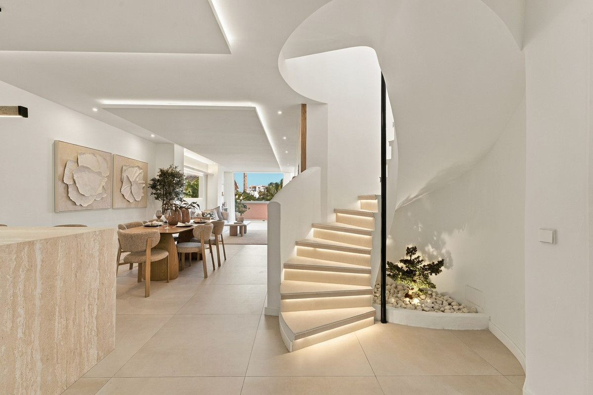 Luxe duplexpenthouse met 3 slaapkamers in Nueva Andalucía in Nueva Andalucía - foto 12