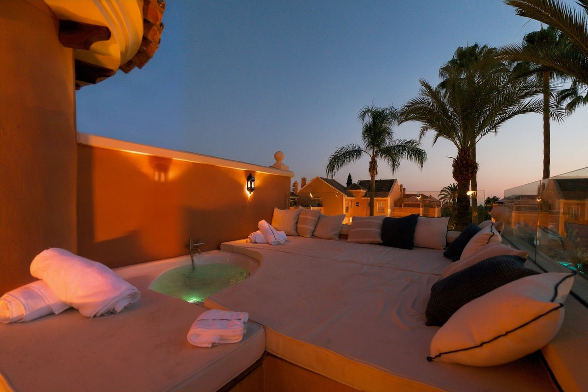 Luxe duplexpenthouse met 3 slaapkamers in Nueva Andalucía in Nueva Andalucía - foto 3