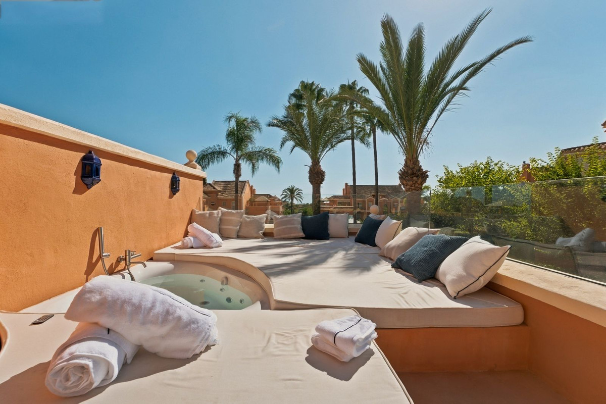 Luxe duplexpenthouse met 3 slaapkamers in Nueva Andalucía in Nueva Andalucía - foto 9