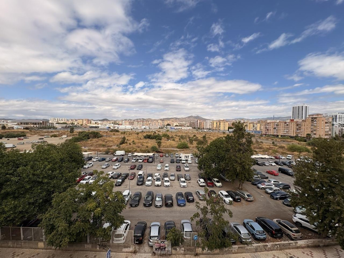 Drie-slaapkamerappartement in Málaga in Málaga - foto 4