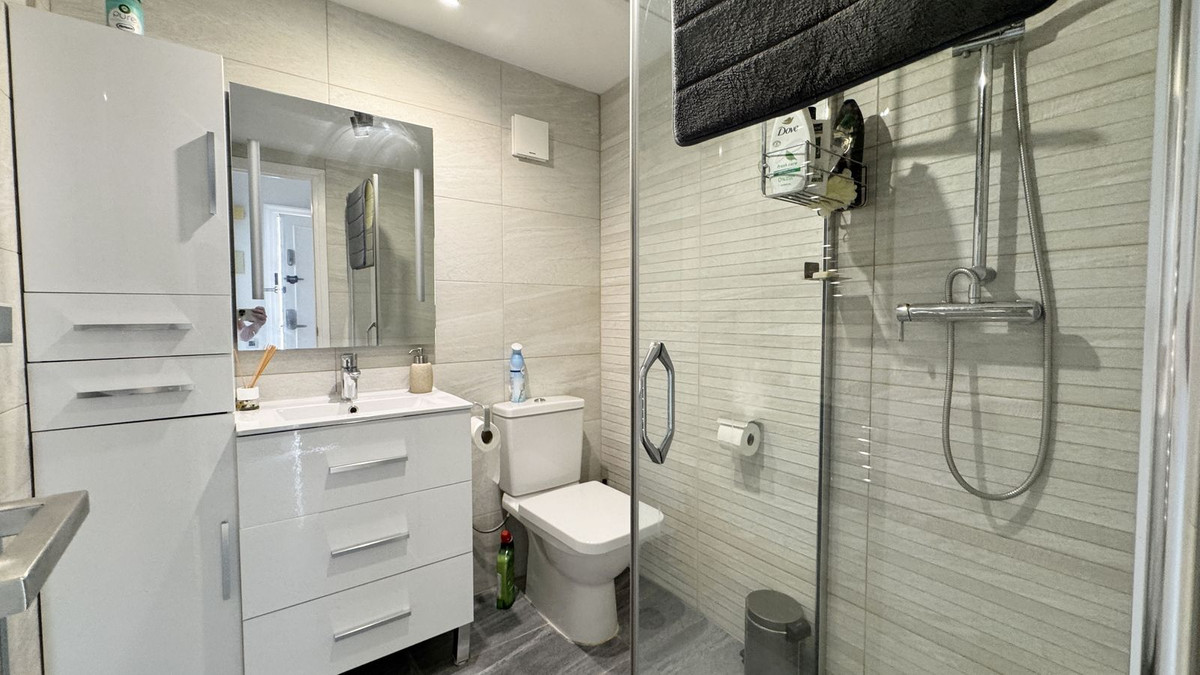 Appartement met 4 slaapkamers in Los Almendros, Málaga in Los Almendros - foto 19