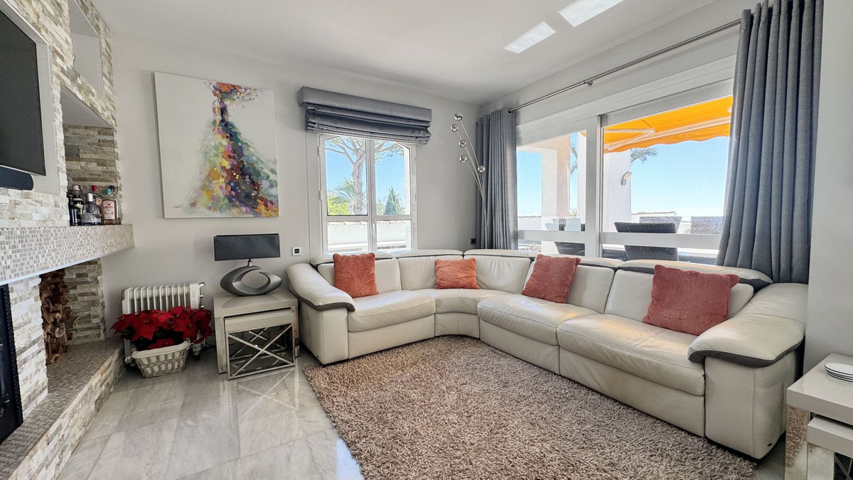 Appartement met 4 slaapkamers in Los Almendros, Málaga in Los Almendros - foto 8