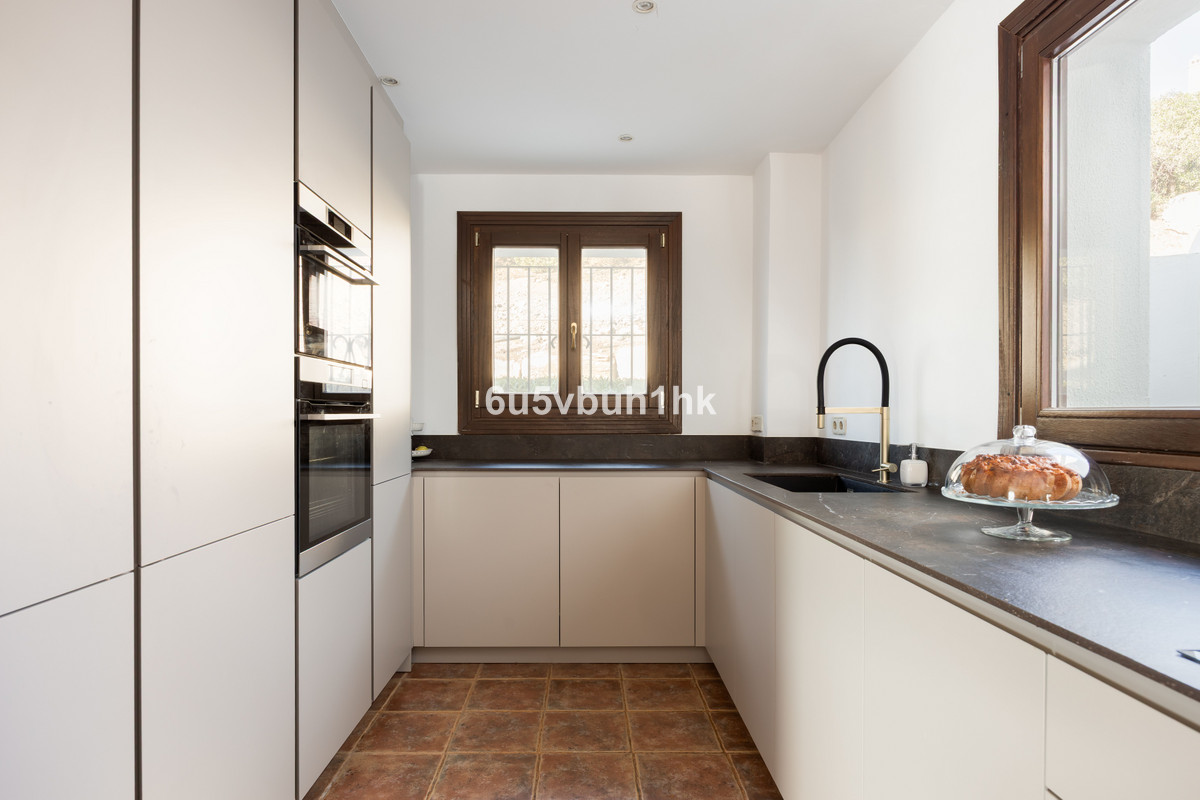 Drie-slaapkamer villa in Estepona (El Paraíso, Montevideo Hills) in Estepona - foto 11