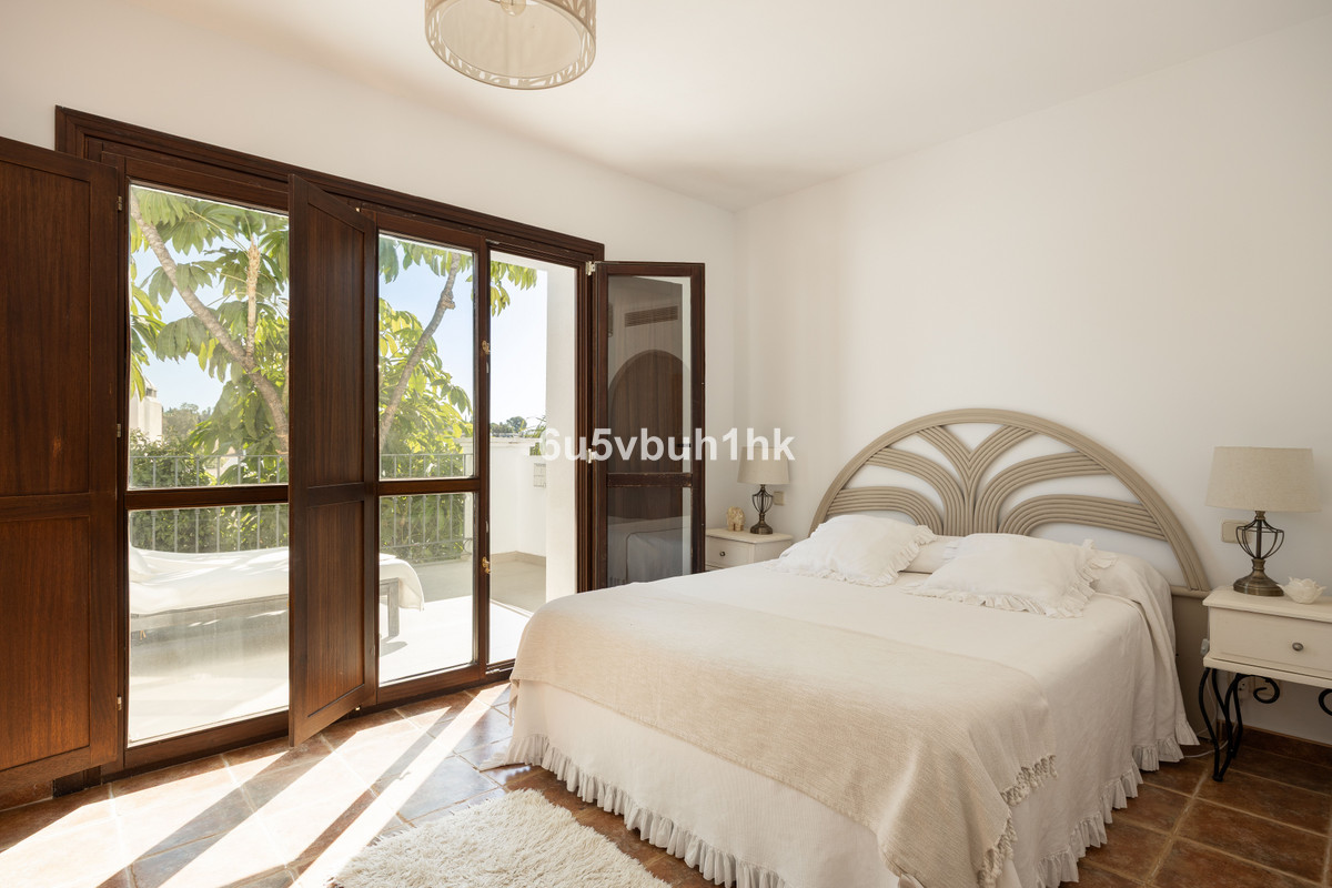 Drie-slaapkamer villa in Estepona (El Paraíso, Montevideo Hills) in Estepona - foto 15