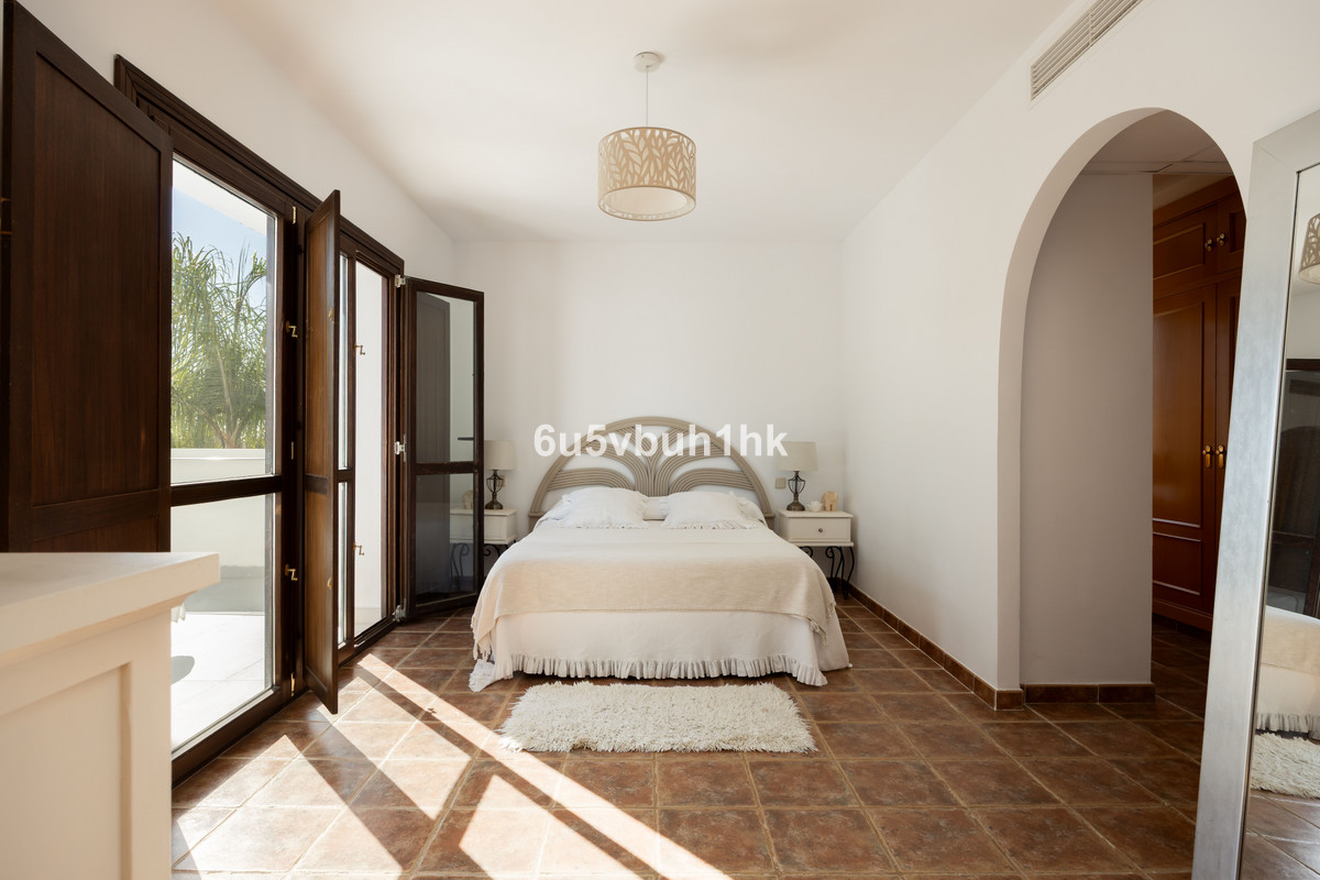Drie-slaapkamer villa in Estepona (El Paraíso, Montevideo Hills) in Estepona - foto 17