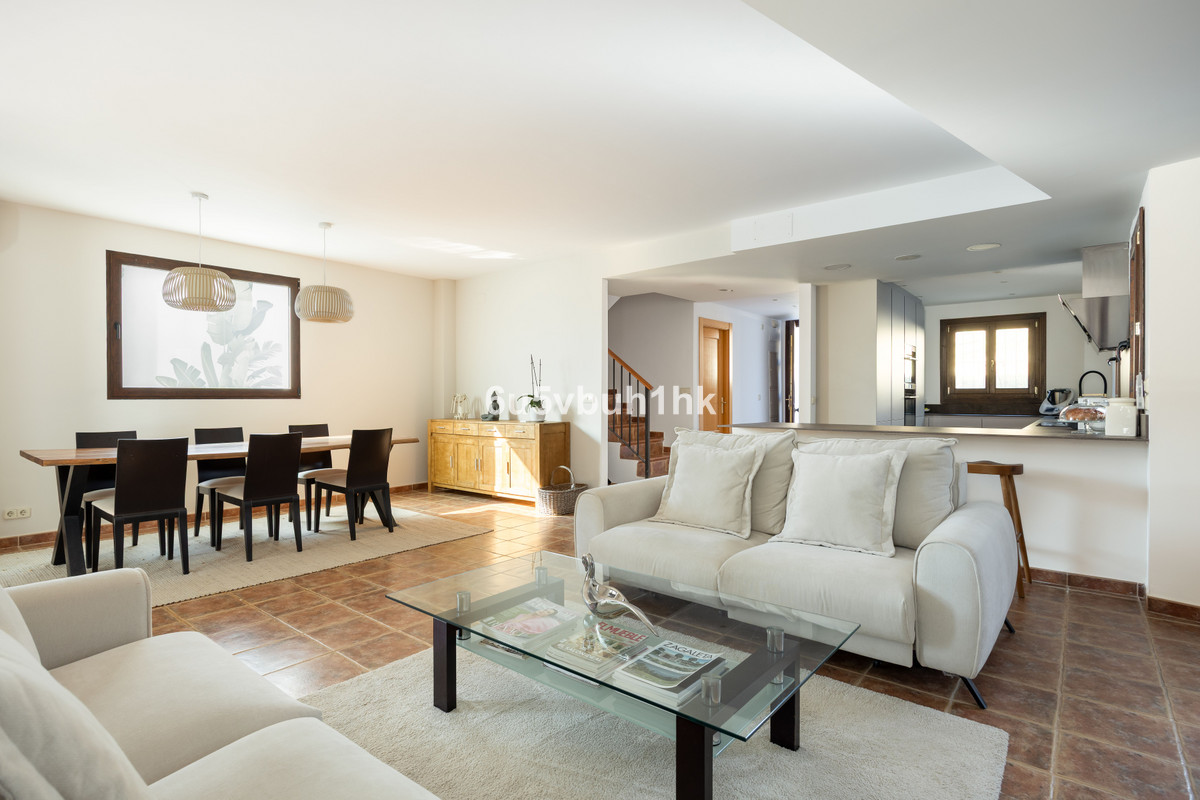 Drie-slaapkamer villa in Estepona (El Paraíso, Montevideo Hills) in Estepona - foto 4