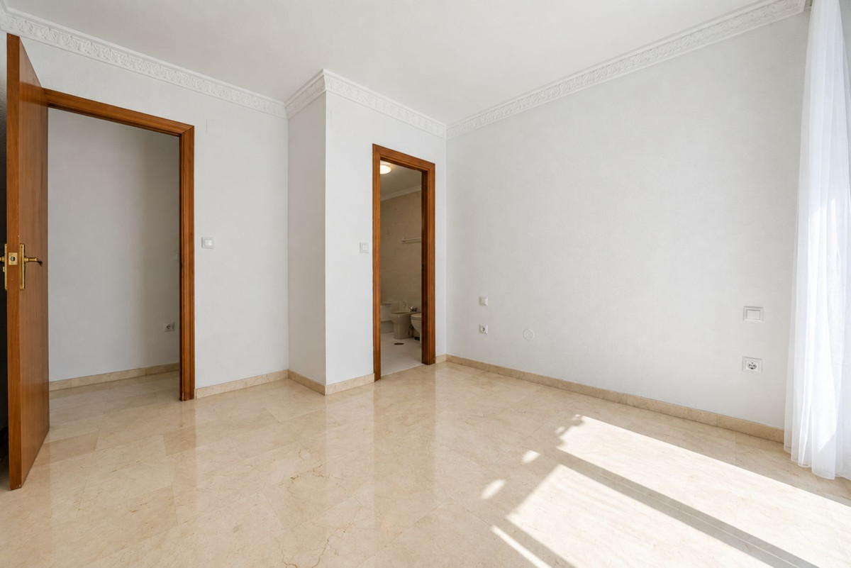 Drie-slaapkamerappartement in Estepona in Estepona - foto 14