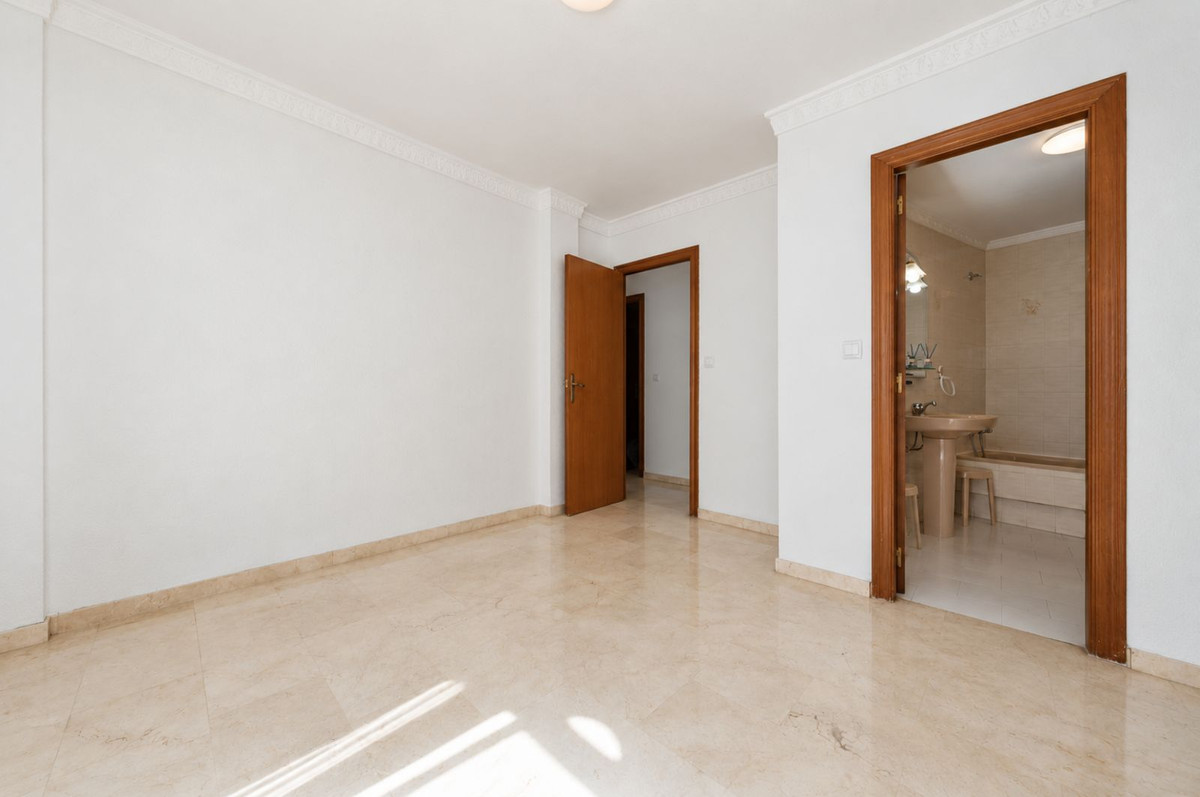 Drie-slaapkamerappartement in Estepona in Estepona - foto 15