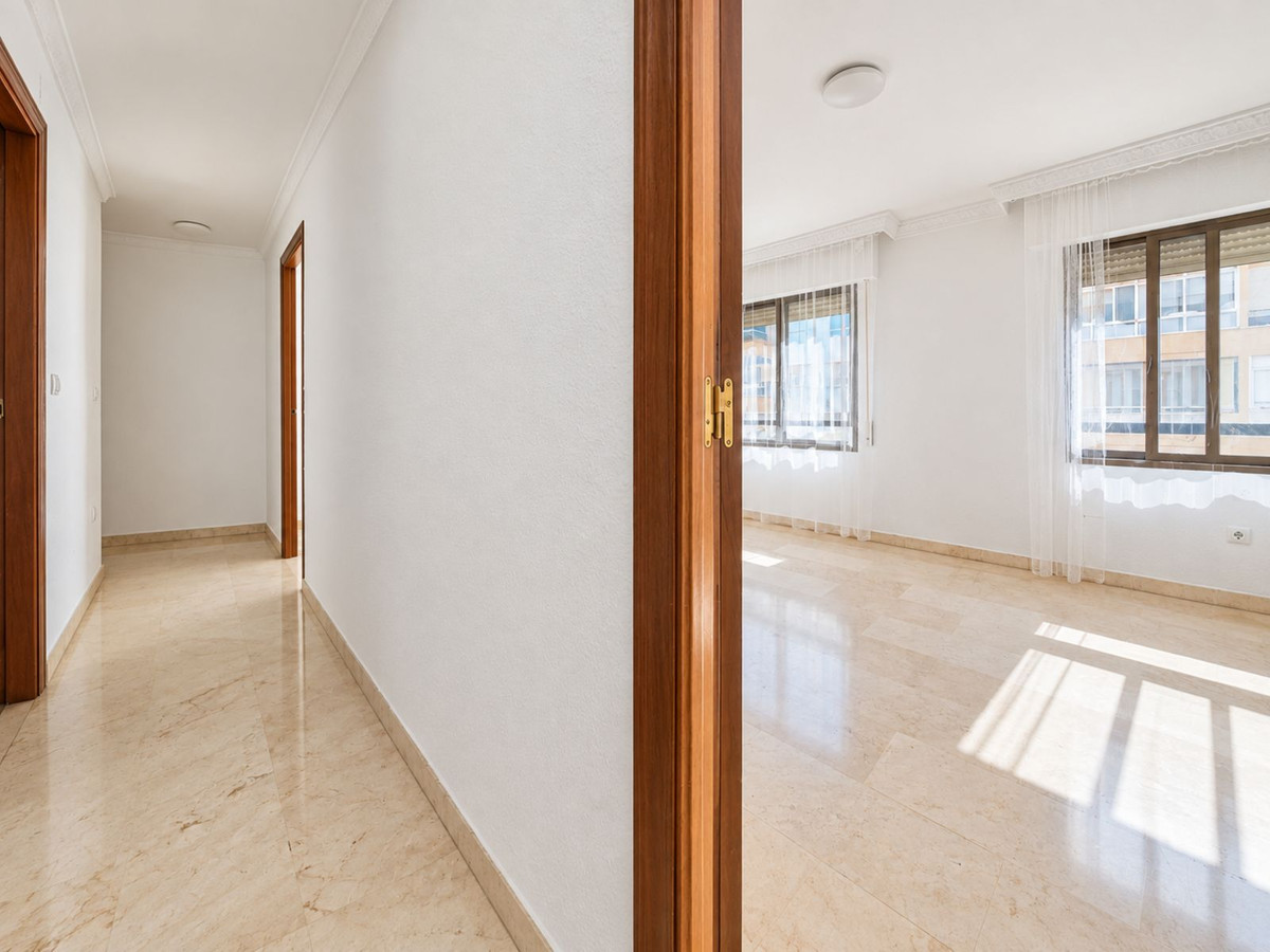 Drie-slaapkamerappartement in Estepona in Estepona - foto 17