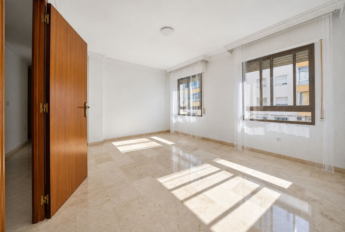 Drie-slaapkamerappartement in Estepona in Estepona - foto 18