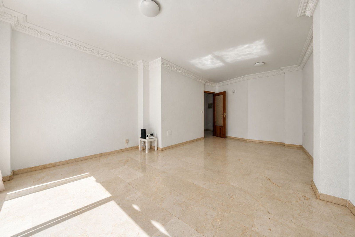 Drie-slaapkamerappartement in Estepona in Estepona - foto 10