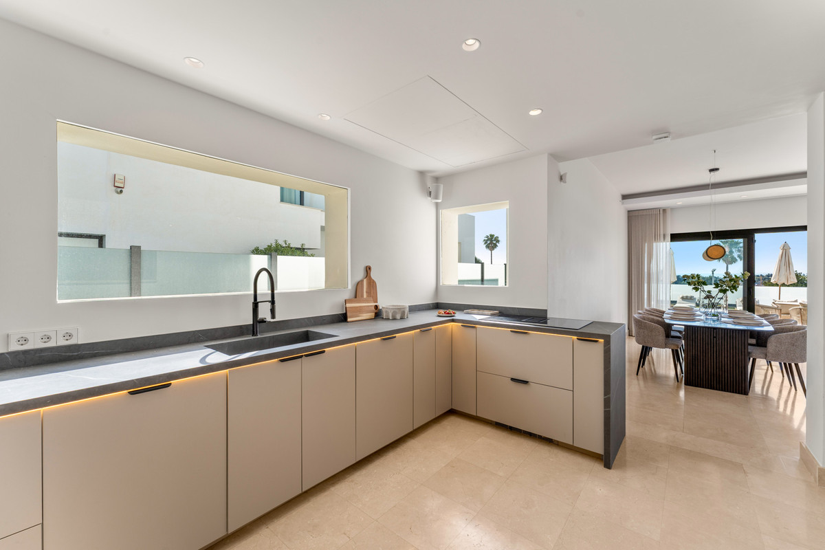 Moderne villa met 5 slaapkamers in Benahavís in Benahavís - foto 2