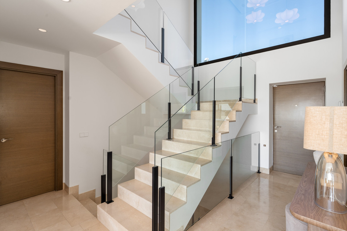 Moderne villa met 5 slaapkamers in Benahavís in Benahavís - foto 16
