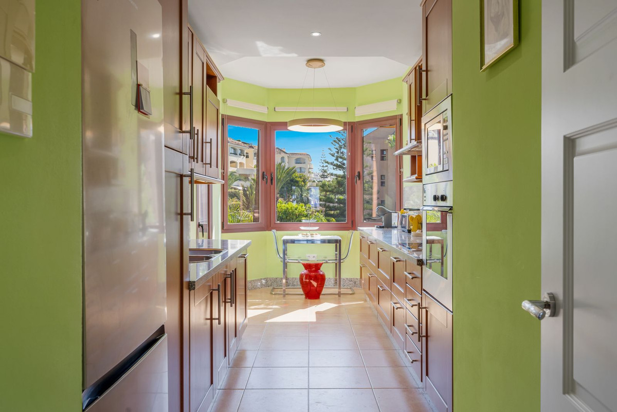 Luxe 3-slaapkamer appartement met 4 badkamers aan Bahía de Marbella in Bahía de Marbella - foto 14