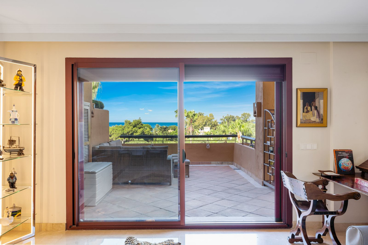 Luxe 3-slaapkamer appartement met 4 badkamers aan Bahía de Marbella in Bahía de Marbella - foto 18