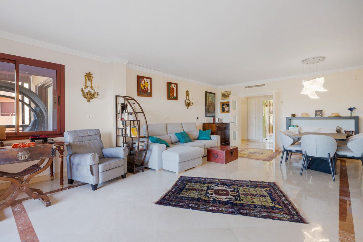 Luxe 3-slaapkamer appartement met 4 badkamers aan Bahía de Marbella in Bahía de Marbella - foto 3