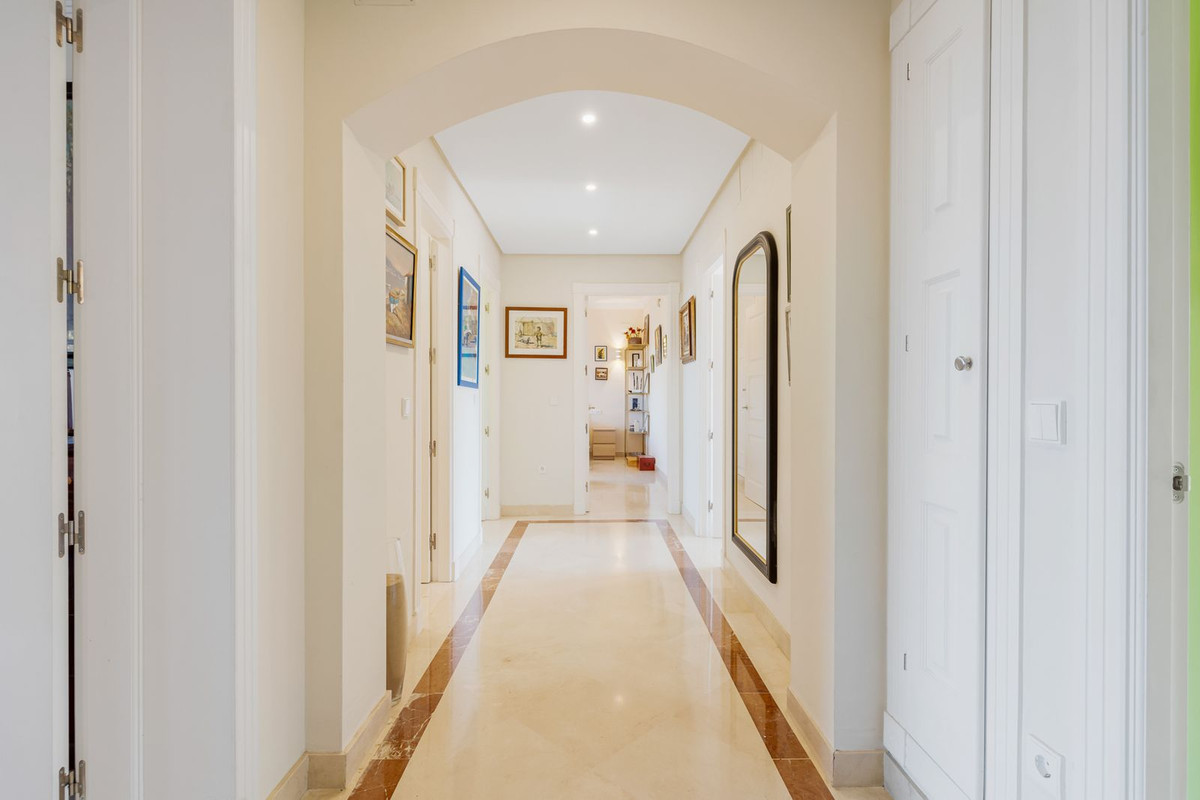 Luxe 3-slaapkamer appartement met 4 badkamers aan Bahía de Marbella in Bahía de Marbella - foto 4