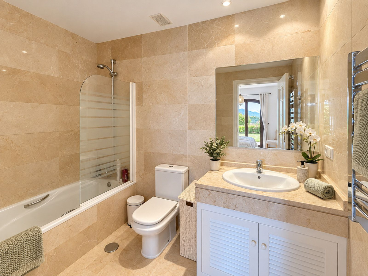 Te koop: Turnkey 3-slaapkamer tuinappartement met panoramisch zee-, golf- en bergzicht in Los Balcones, Los Arqueros in Los Arqueros - foto 12