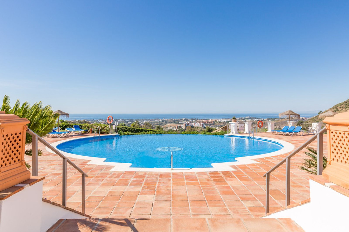 Te koop: Turnkey 3-slaapkamer tuinappartement met panoramisch zee-, golf- en bergzicht in Los Balcones, Los Arqueros in Los Arqueros - foto 14