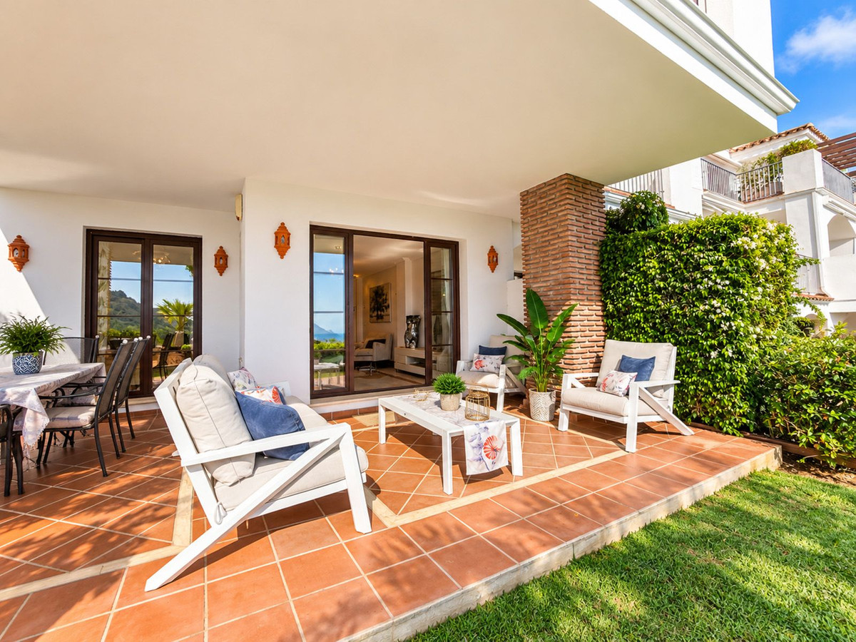 Te koop: Turnkey 3-slaapkamer tuinappartement met panoramisch zee-, golf- en bergzicht in Los Balcones, Los Arqueros in Los Arqueros - foto 3