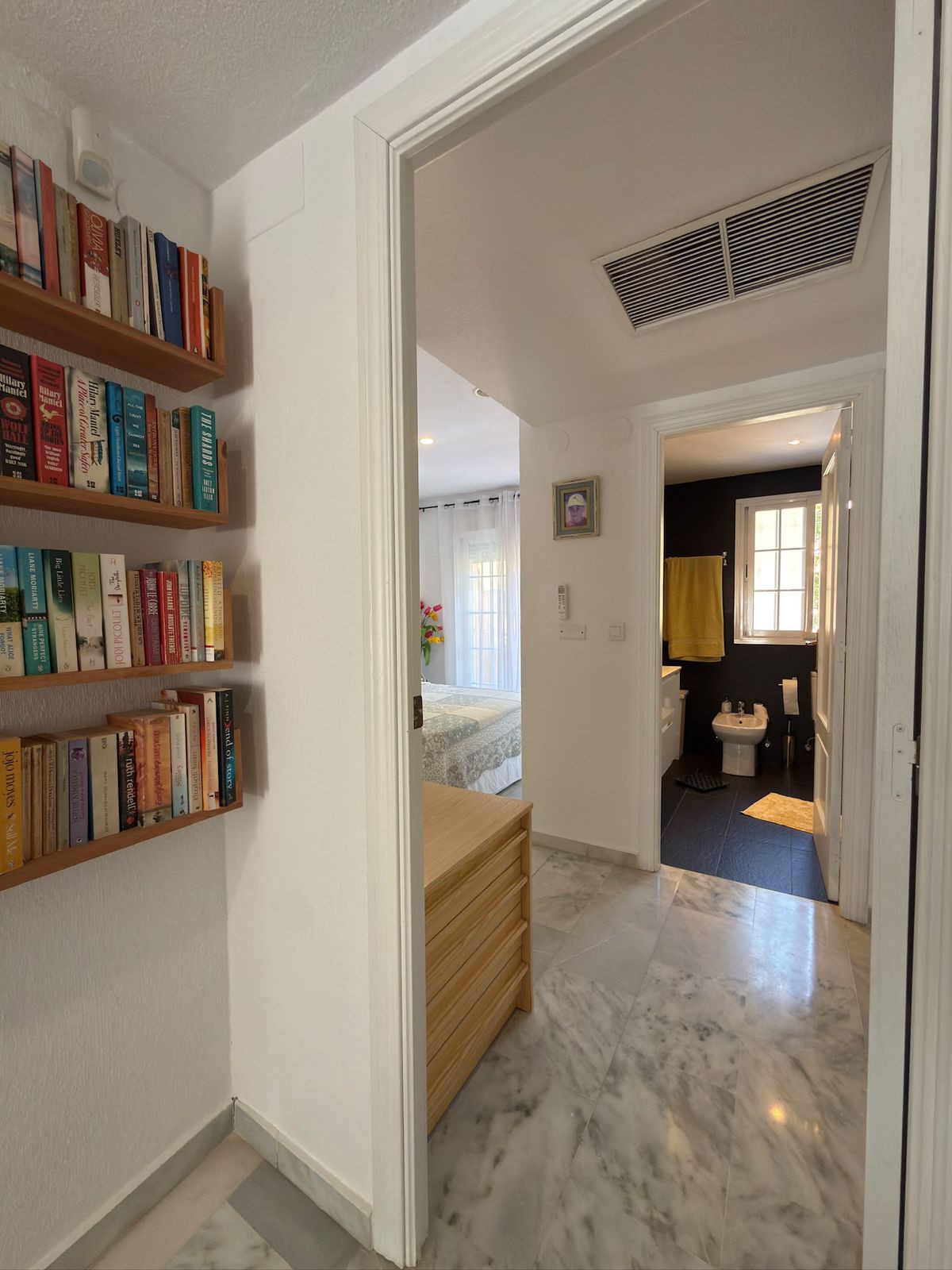 Strandhuis met 3 slaapkamers in Elviria, Marbella Oost in Marbella - foto 11