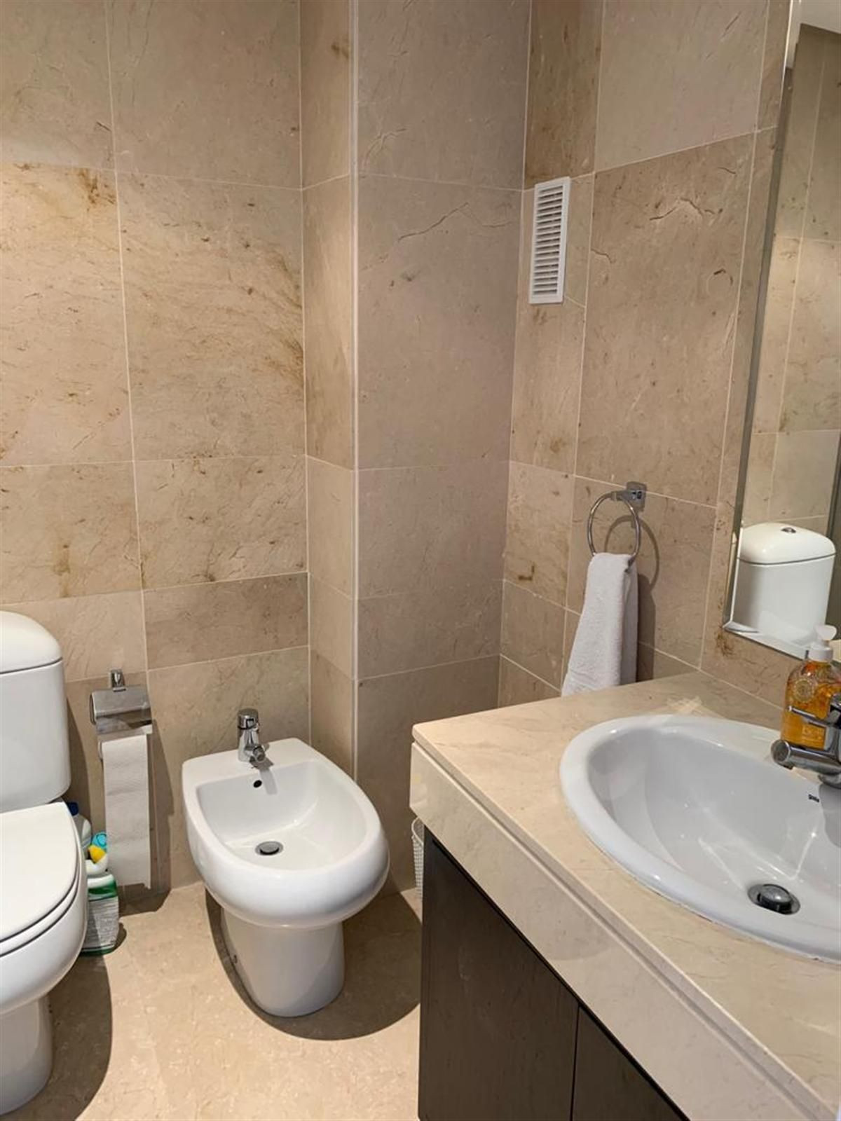 Appartement met 2 slaapkamers in La Duquesa in La Duquesa - foto 15