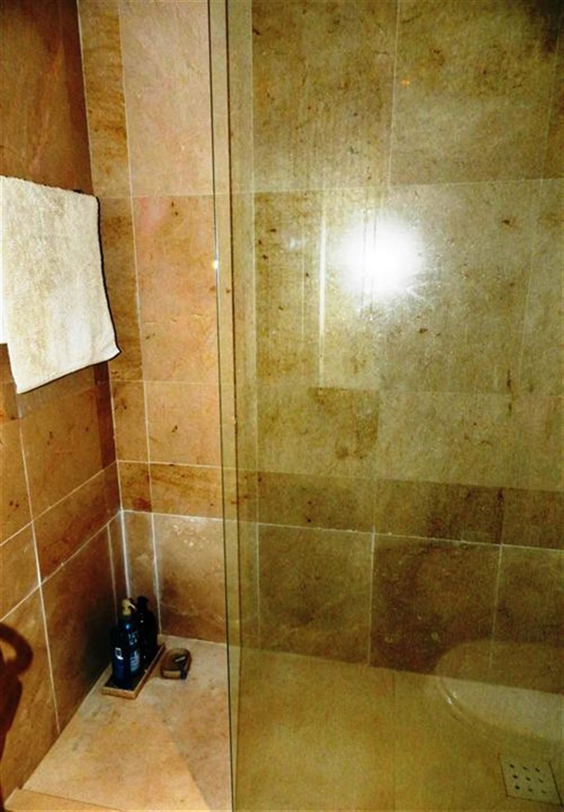 Appartement met 2 slaapkamers in La Duquesa in La Duquesa - foto 16