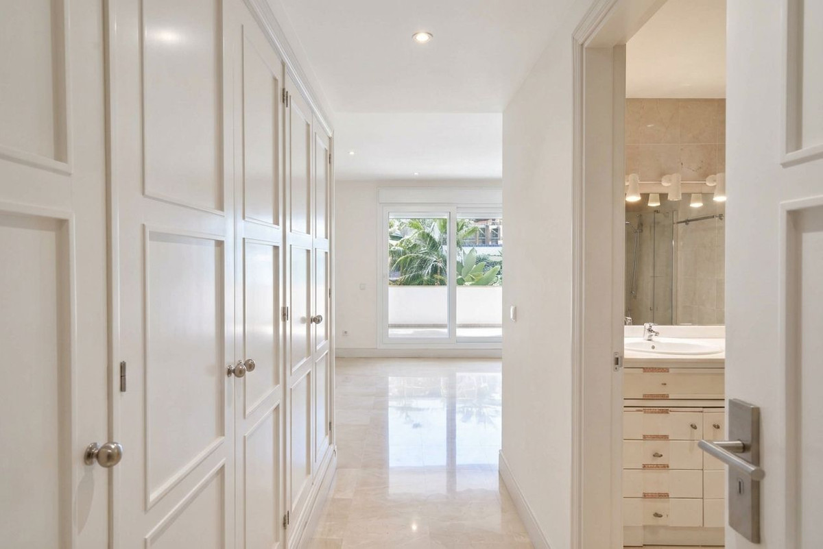Twee-slaapkamerappartement aan het strand in Marbella – Las Cañas Beach, Golden Mile in Marbella - foto 12