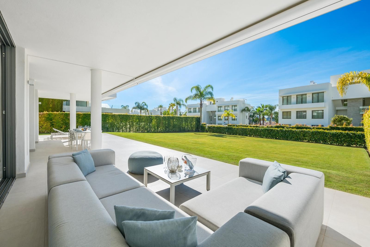 Drie-slaapkamerappartement in Estepona in Estepona - foto 3