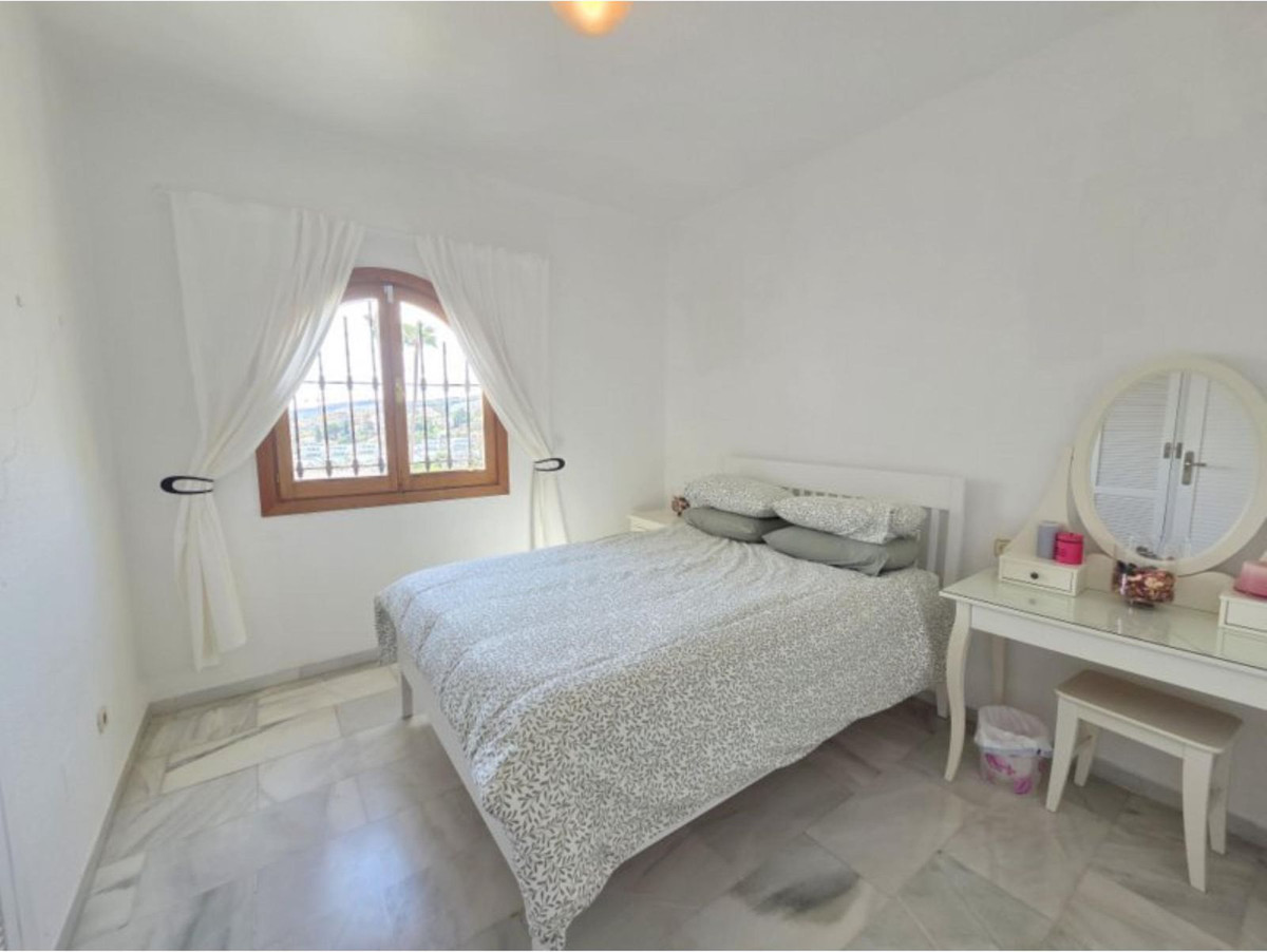 3-slaapkamerwoning in Los Carmenes, La Duquesa in La Duquesa - foto 16
