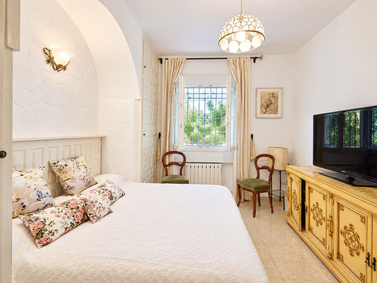 Villa met zeezicht op 680 m² kavel in Marbella in Marbella - foto 12