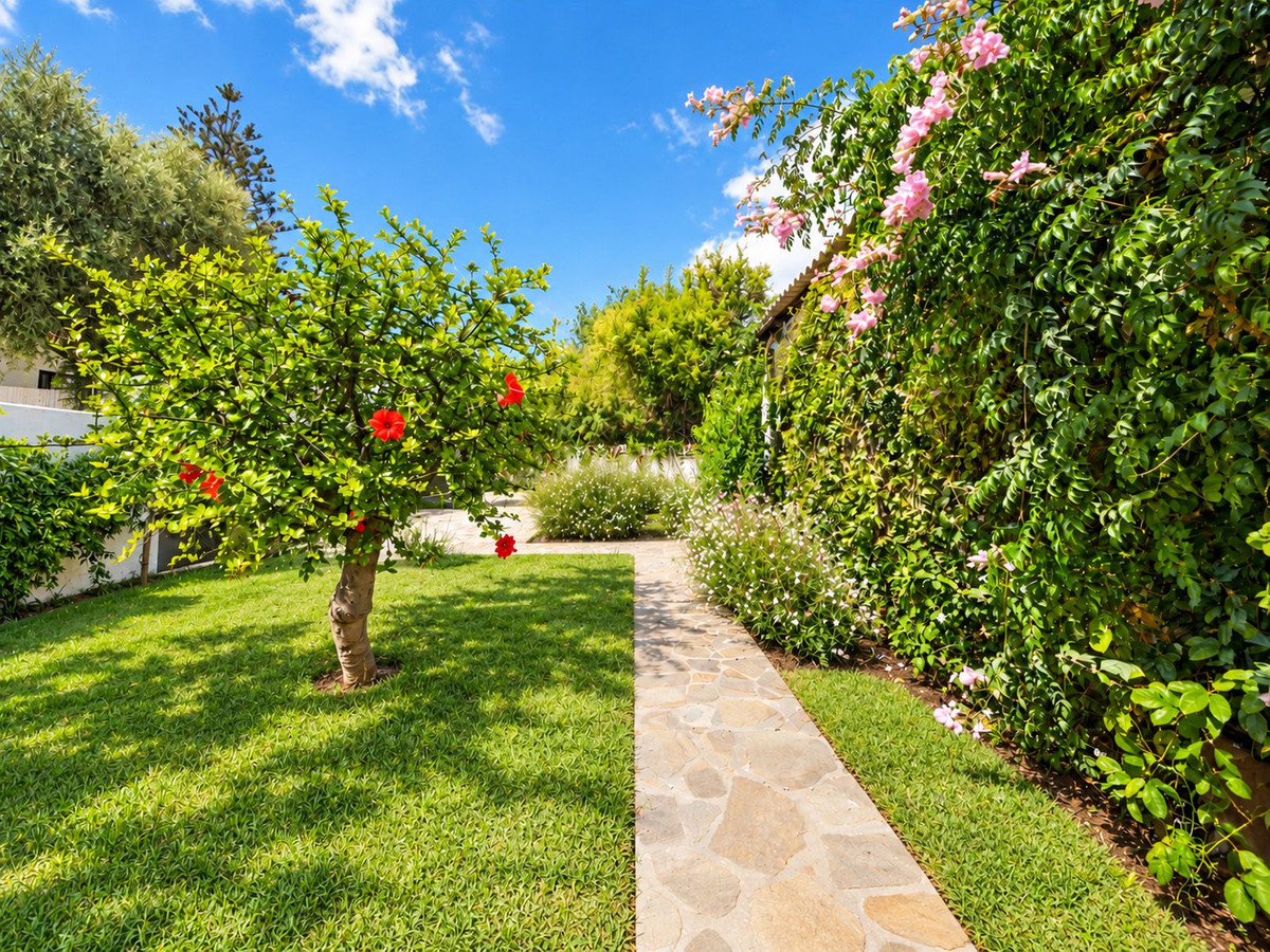 Villa met zeezicht op 680 m² kavel in Marbella in Marbella - foto 17
