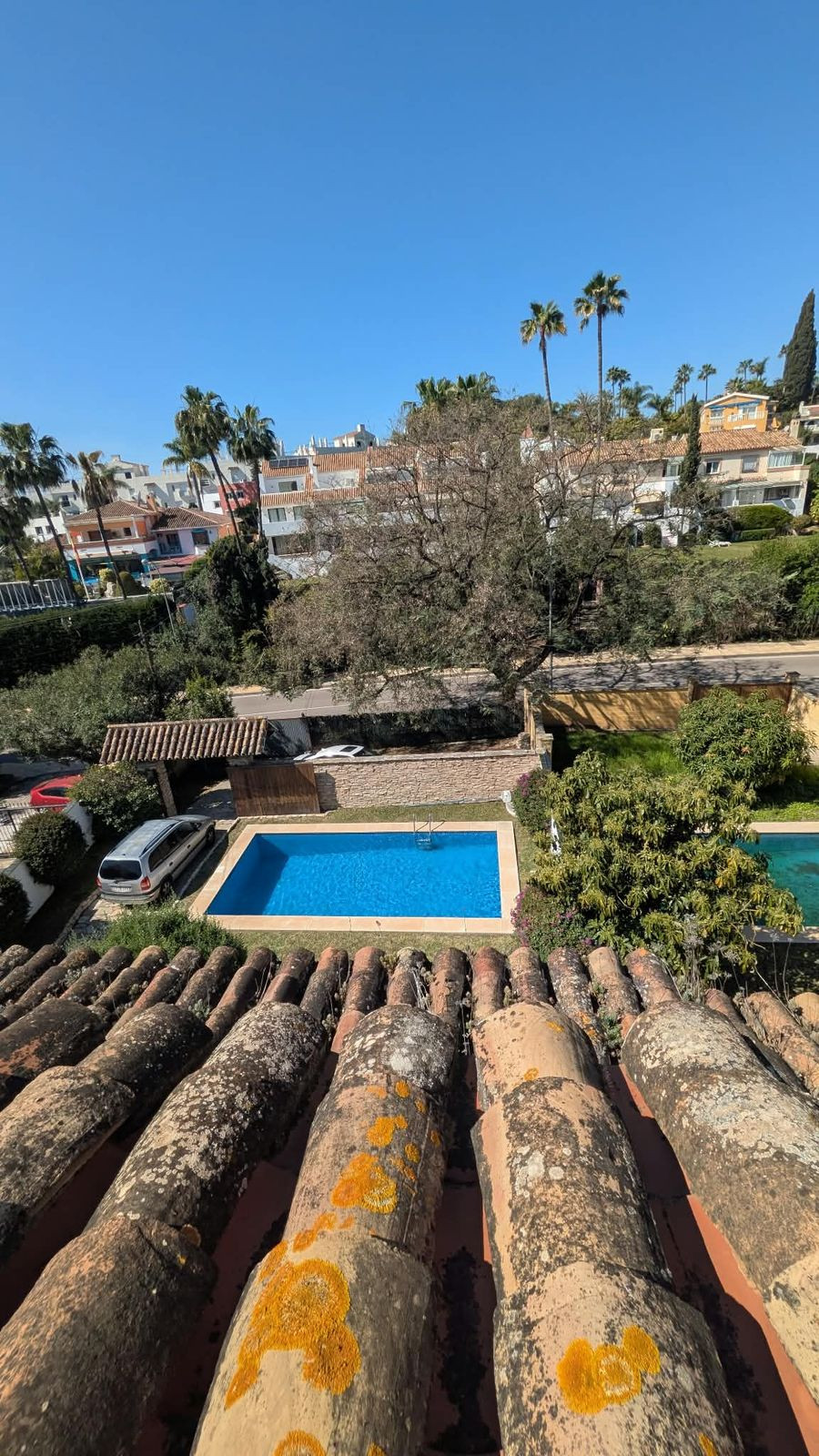 Drie-slaapkamer villa in Nueva Andalucía met potentieel in Nueva Andalucía - foto 17
