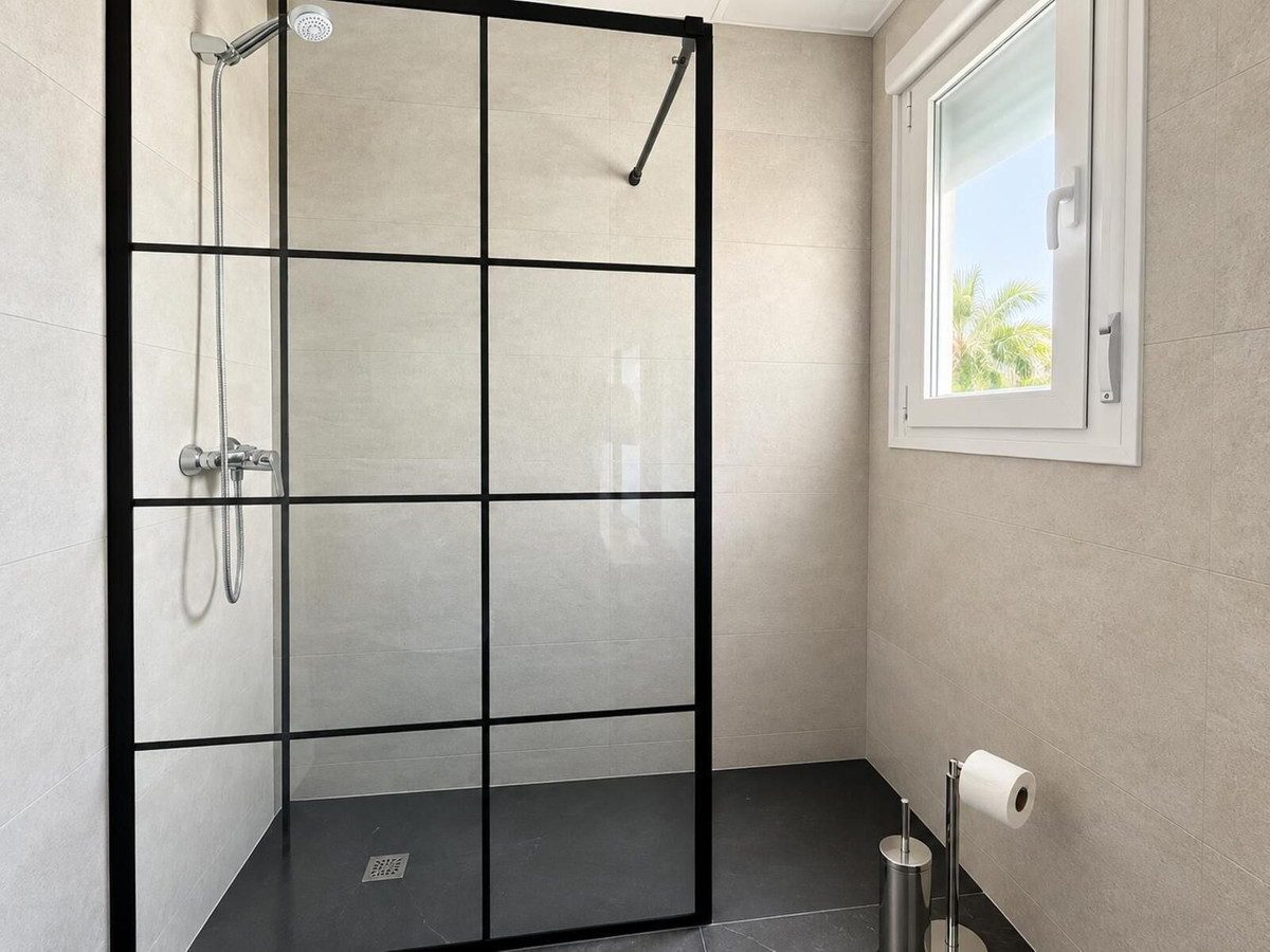 Penthouse met 2 slaapkamers in Jardines de Guadaiza, Nueva Andalucía in Nueva Andalucía - foto 9