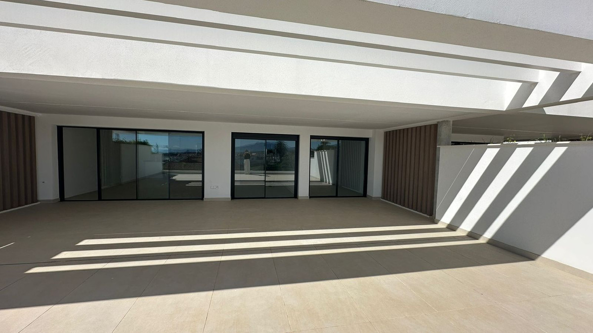 2 bedroom Apartment in Estepona in Estepona - foto 2