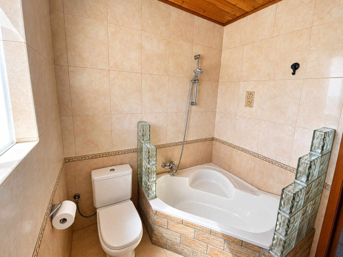 3-slaapkamer appartement met balkon in Ciudad Jardín, Málaga in Málaga - foto 11