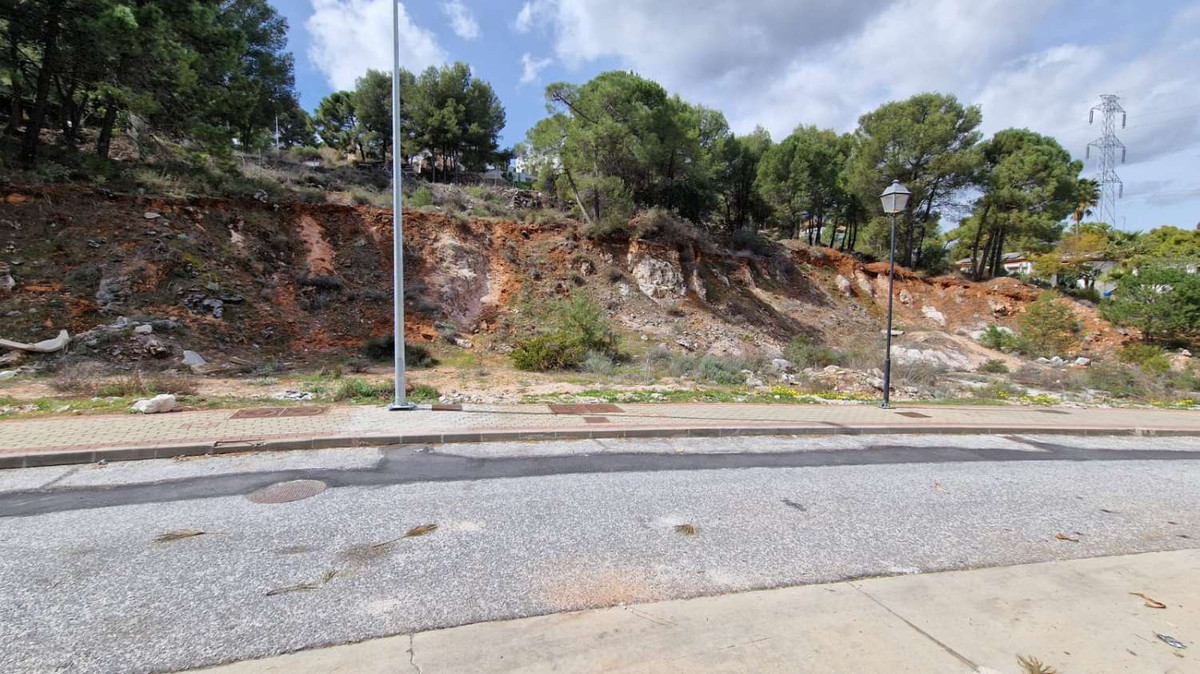Kavel 1.000 m² in Pinos de Alhaurín, Alhaurín de la Torre — R4021891 in Alhaurín de la Torre - foto 5