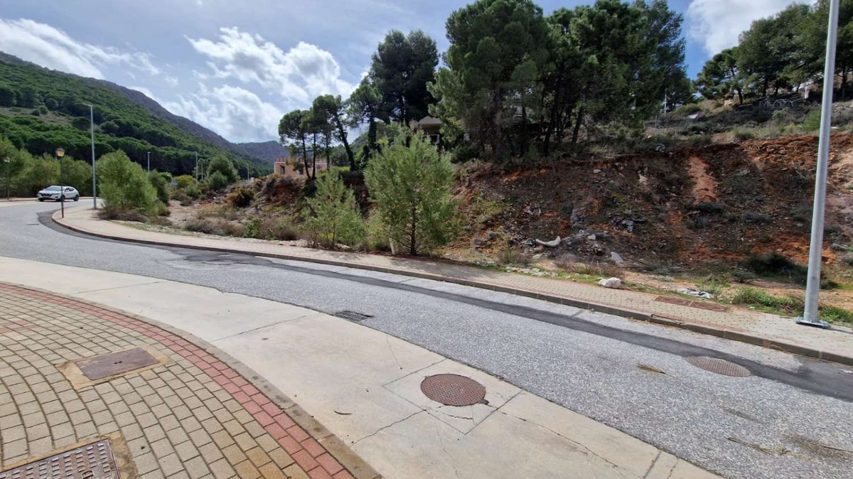 Kavel 1.000 m² in Pinos de Alhaurín, Alhaurín de la Torre — R4021891 in Alhaurín de la Torre - foto 6
