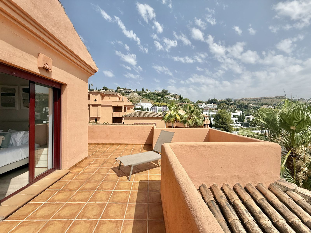 3-slaapkamer duplex penthouse in El Paraíso, Benahavís in Benahavís - foto 8