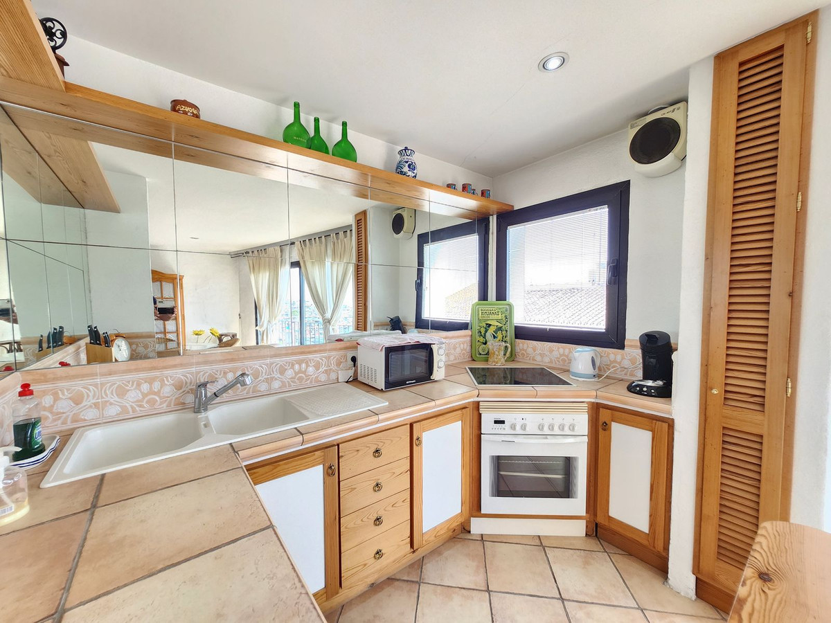 Appartement met 2 slaapkamers op de eerste lijn van Puerto Banús Marina in Puerto Banús - foto 12