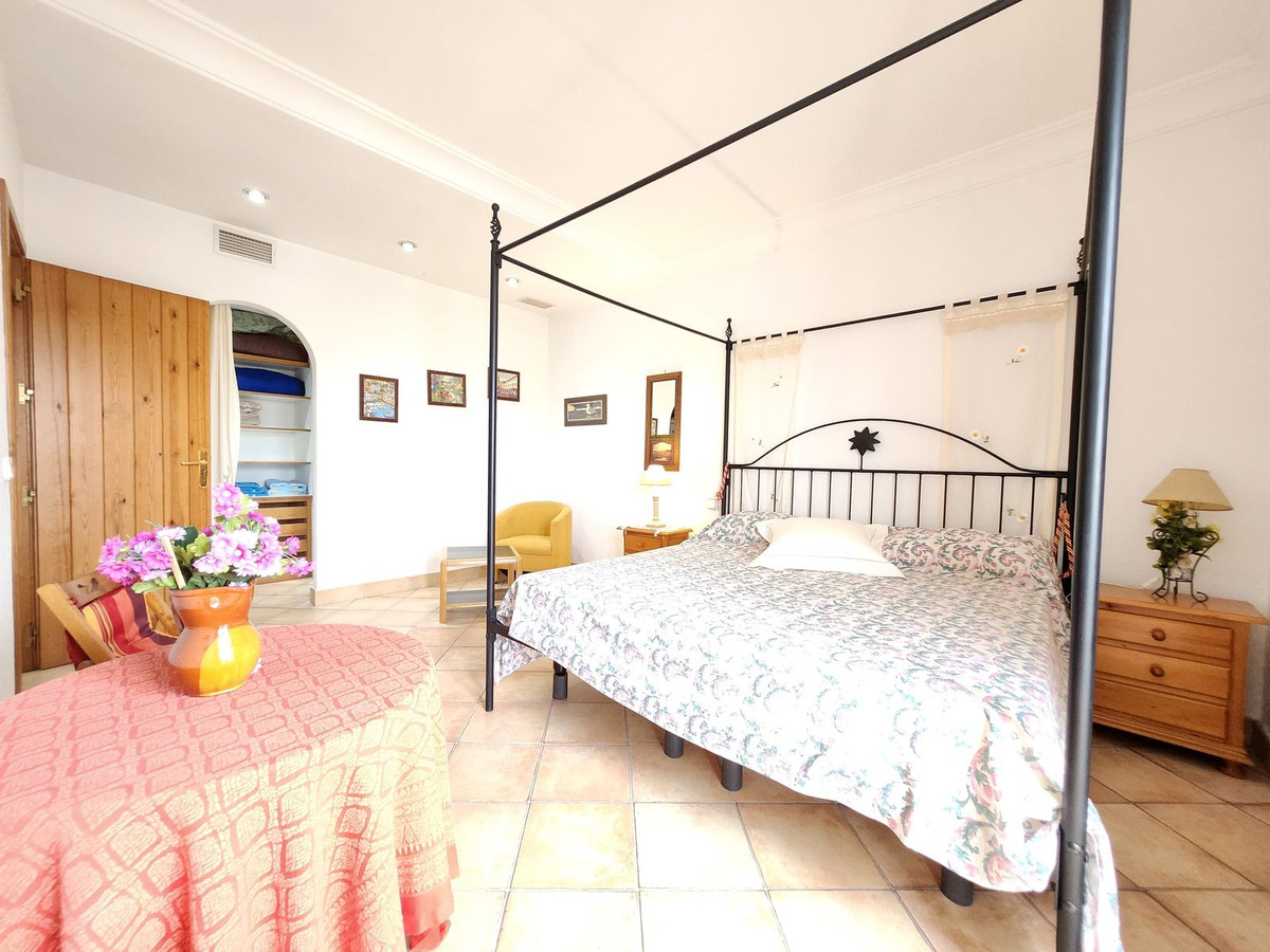 Appartement met 2 slaapkamers op de eerste lijn van Puerto Banús Marina in Puerto Banús - foto 16