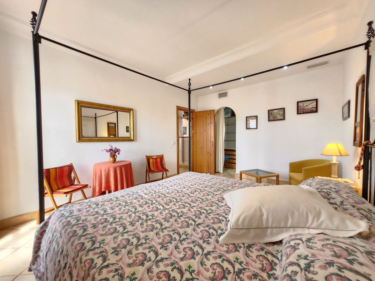 Appartement met 2 slaapkamers op de eerste lijn van Puerto Banús Marina in Puerto Banús - foto 17